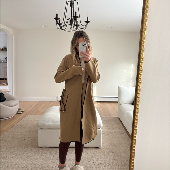 Burberry Classic Coat - Picture 3 of 9